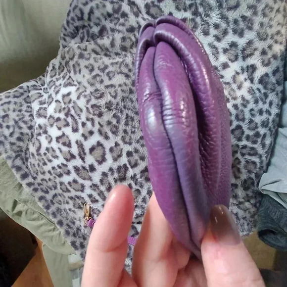 Marc  by Marc Jacobs | Purple Leather Percy Bag Bag with Antique gold hardware - Picture 5 of 16